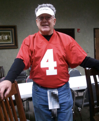 Illustration for article titled Despite Chris From Austin's Victory, People Still Sent Favre/Sterger Costume Pictures All Week